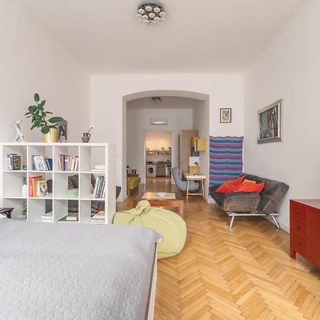 Bright & Spacious Loft With Basilica View Boedapest Buitenkant foto